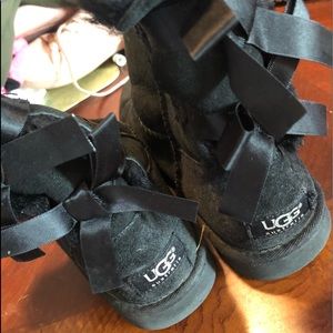 Black comfy uggs